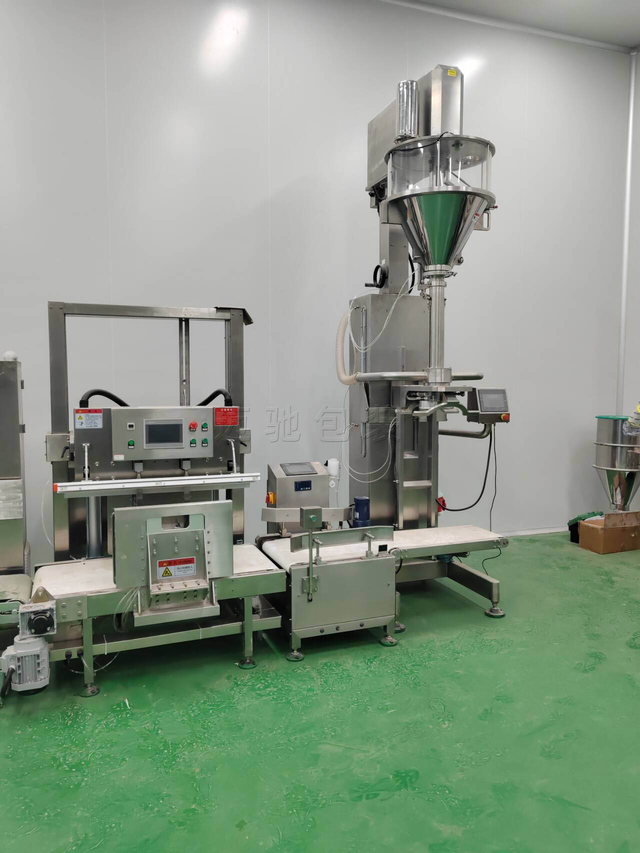 原料药 25 公斤包装机与纸板桶包装机赋能医药生产